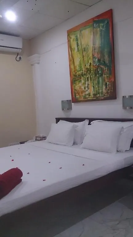 ** לינה וארוחת בוקר נגומבו Andy'S Villa סרי לנקה